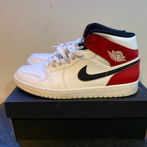 Air Jordan 1 Chicago Remix - Picture 3 of 3